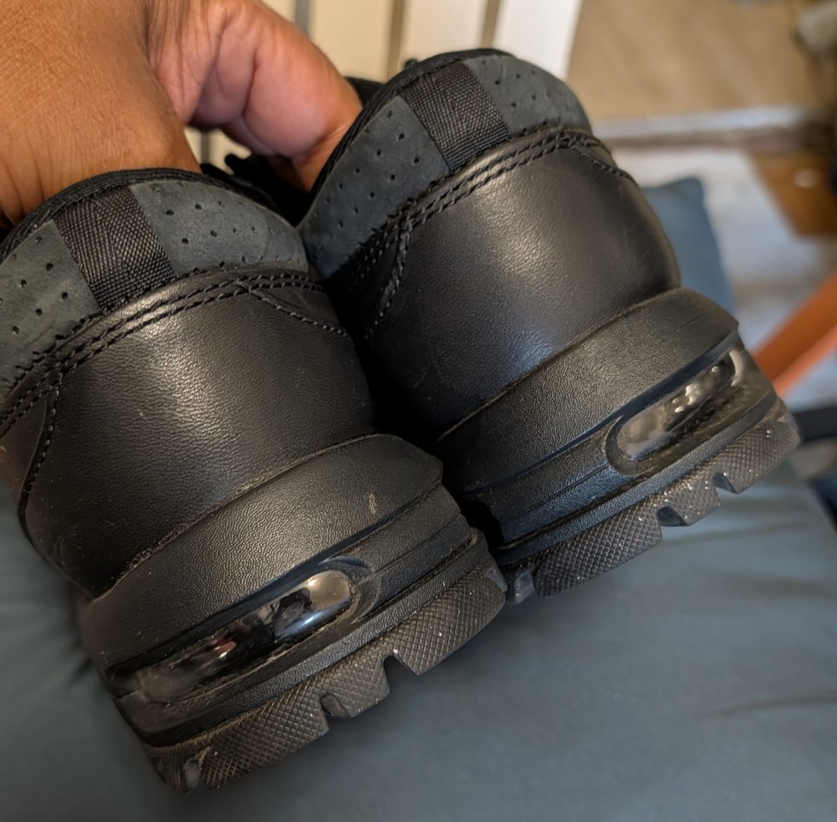 Nike Air Max Goadome Low - Black Leather Size 9 — product photo 4 of 7