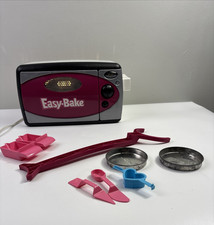 Vintage Easy-Bake Oven And Snack Center w/ Accessories -Model 65540 -Hasbro-2004