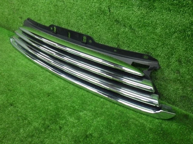 BMW MINI Cooper Clubman R55 2011 CBA-ZF16 RHD parrilla delantera usada Foto 3 de 4