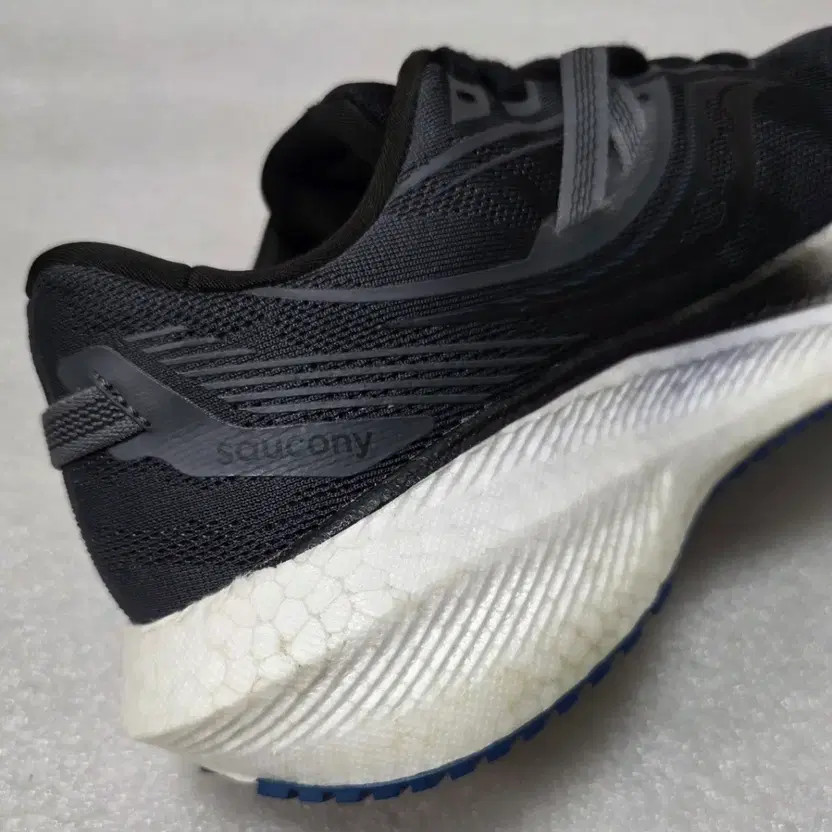 Saucony Triumph 20 PWRRUN+ Running Shoes Men 275 thumbnail 2