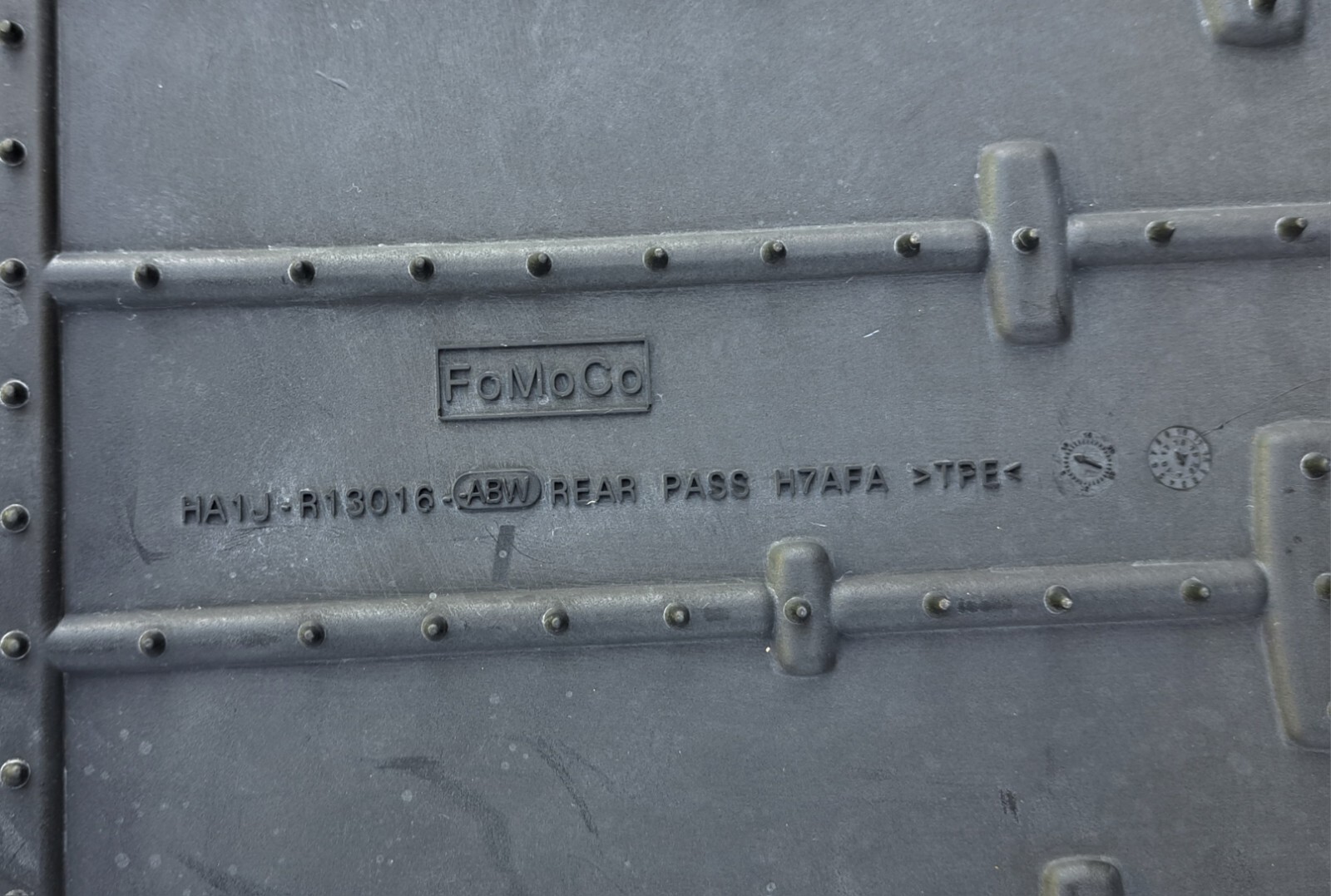 2019 2023 OEM FORD LINCOLN NAUTILUS Tray Style Molded Black Floor Mats