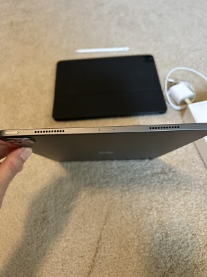 Apple iPad Pro 5th Gen 2TB, Wi-Fi, 12.9 in with smart