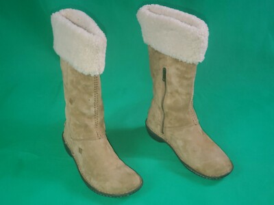 UGG Tan Sheepskin Lined Boots Women main image 3