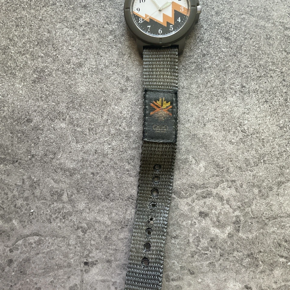 Raro Reloj Pulsar Para Hombres Vintage V501-8C10 37mm Estuche de Resina Nylon Banda Bin T Foto 4 de 4