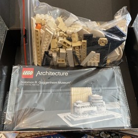 LEGO 21004 ARCHITECTURE: Solomon Guggenheim Museum complete In Box w/ Manual