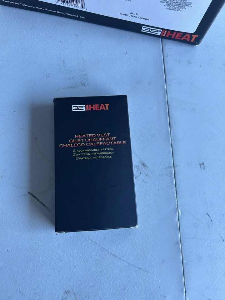 Men's 32 Degrees Heat Lightweight Zip Front Vest, Black Size XL  - Open Box - Image 4 of 4