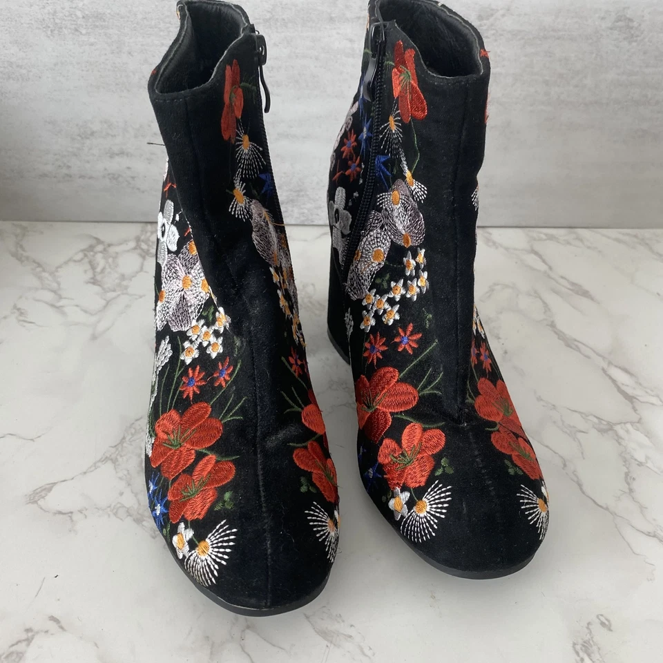 Botas Qupid Botines Mujer Talla 8 Negras Florales Bordadas Puntera Redonda Foto 3 de 4