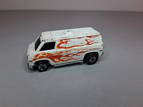 VINTAGE 1974 HOT WHEELS WHITE WITH FLAMES SUPER VAN Very Nice Condition