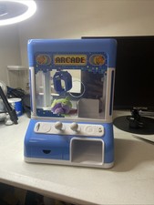 Geoffrey's Toy Box Arcade Claw Machine.