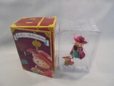  LIBBY's ADVENTURES-Wunderschönes Ornament&Ansteckbutton(c)2002 in Geschenk OVP 