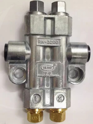 RH3200 (2-port) volumetric   2-way oil drain #W4