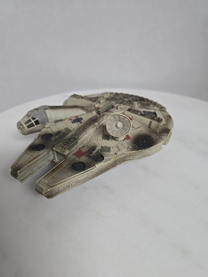 Star Wars Millennium Falcon Battle Damage Hasbro 2002 LFL Micro Machines 7 inch - Image 3 of 4