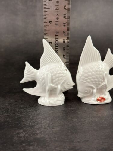 Vintage Bone China White Angel Fish Salt & Pepper Shakers Japan Glossy Glazed - Picture 6 of 7