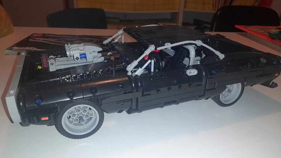 LEGO Technic 42111 Dom's Dodge Charger, foto 2 di 5