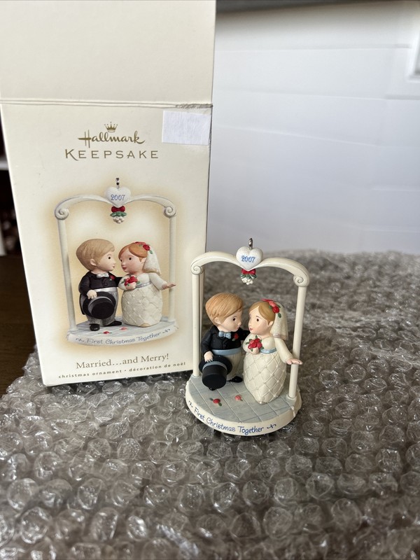 Hallmark Keepsake Ornament 2007 “Married … And Merry” Couples Ornament