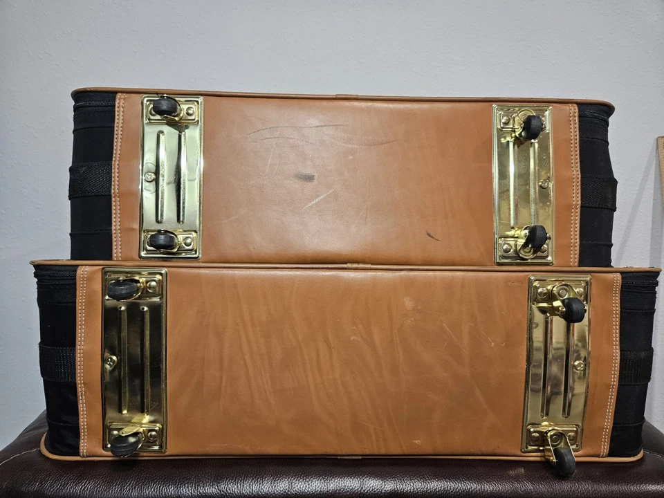 Oscar de La Renta Vintage Luggage - Image 4 of 4