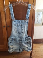 Wallflower Light Denim Distressed Bib Overall Shorts, Size Small, Cute