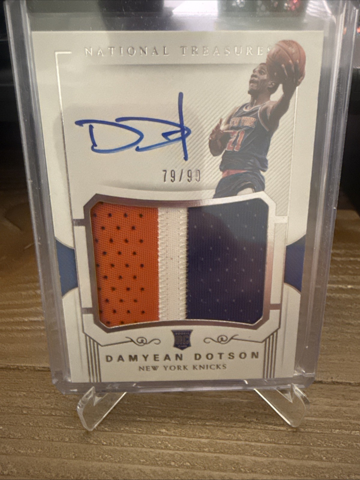 2017-18 National Treasures Limited Edition FOTL #146 Damyean Dotson RC Auto /99