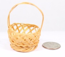 VINTAGE WOVEN WICKER STRAW BASKET DOLLHOUSE MINIATURE 1:12 NEW 