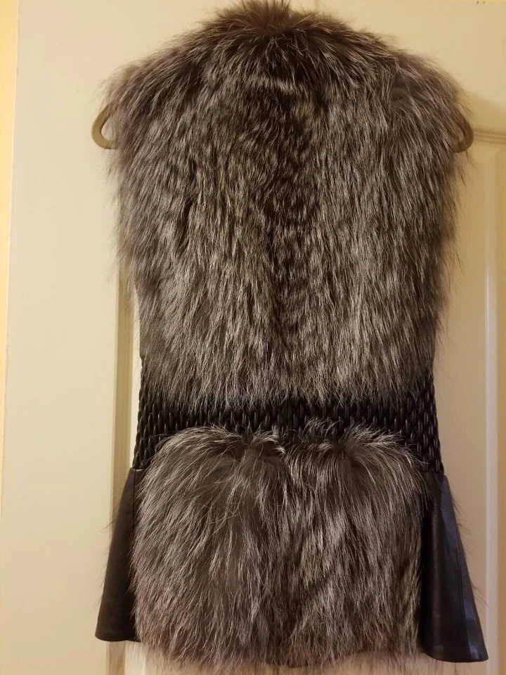 Chaleco de piel de zorro plateado talla XS/S Foto 3 de 4