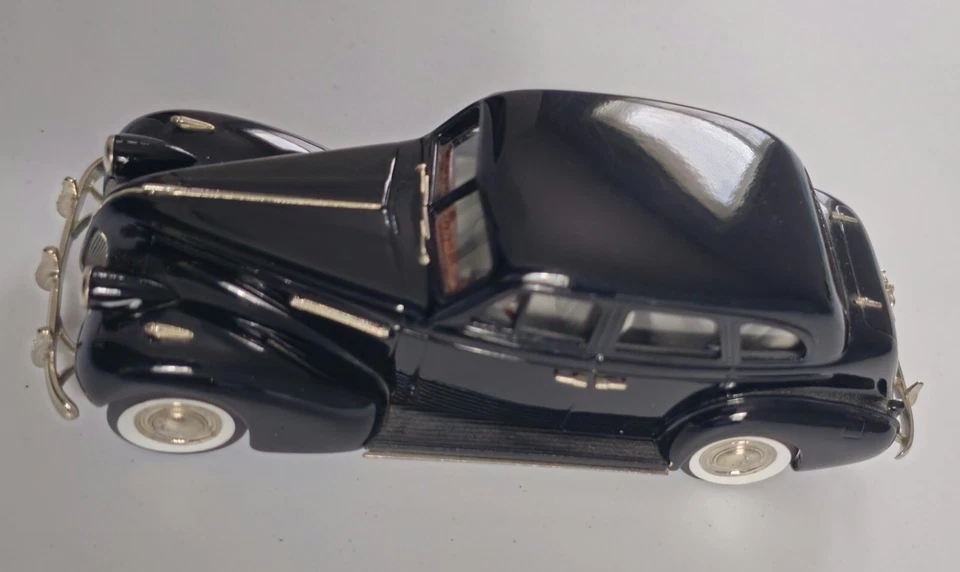 Buick Century 1939 modelos Brooklin sedán de 4 puertas 1:43 caja abierta  Foto 3 de 4