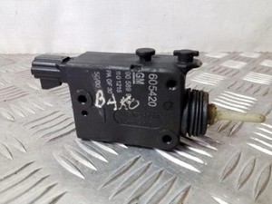 OPEL ZAFIRA A F75 Motor für Tankdeckelverriegelung 1101215 90589918 25140378