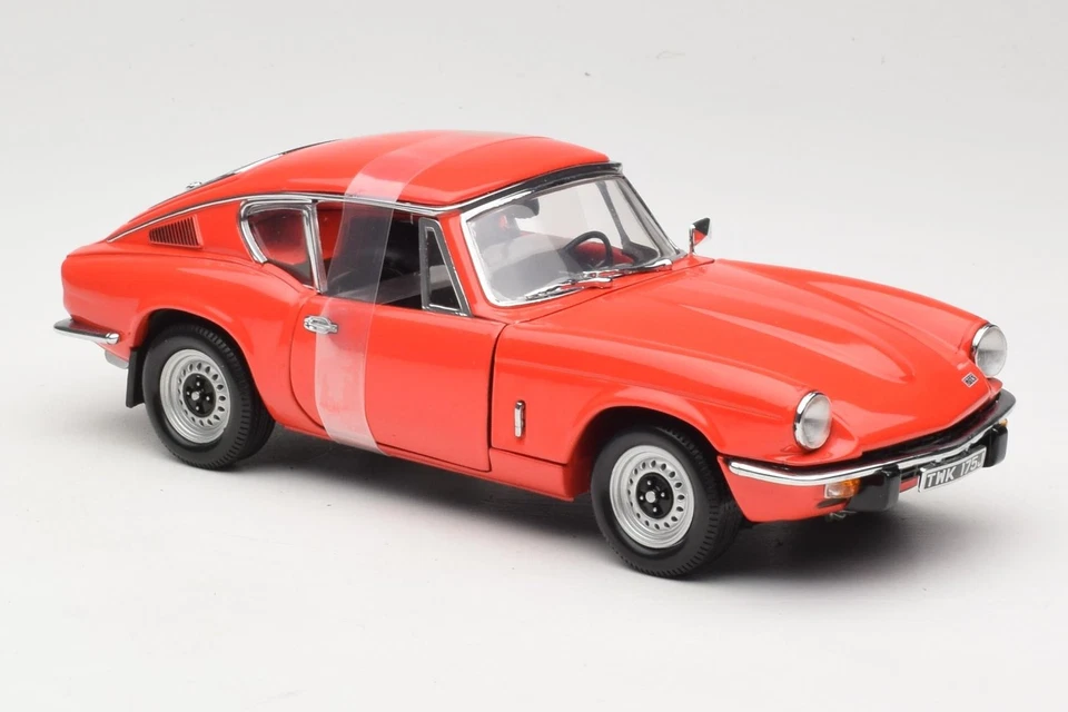 1056 Triumph GT6 Mk3 Red Sun Star 1/18 - Image 4 of 4