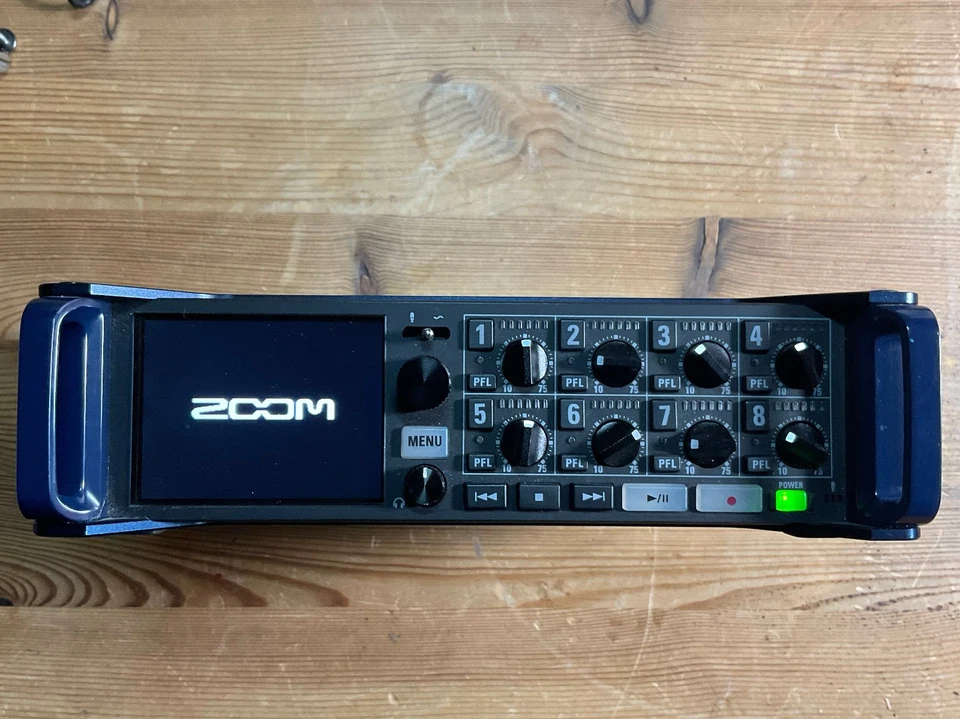 ZOOM F8 Audio Fieldrecorder (8 Spur Audiorecorder) - Bild 2 von 4