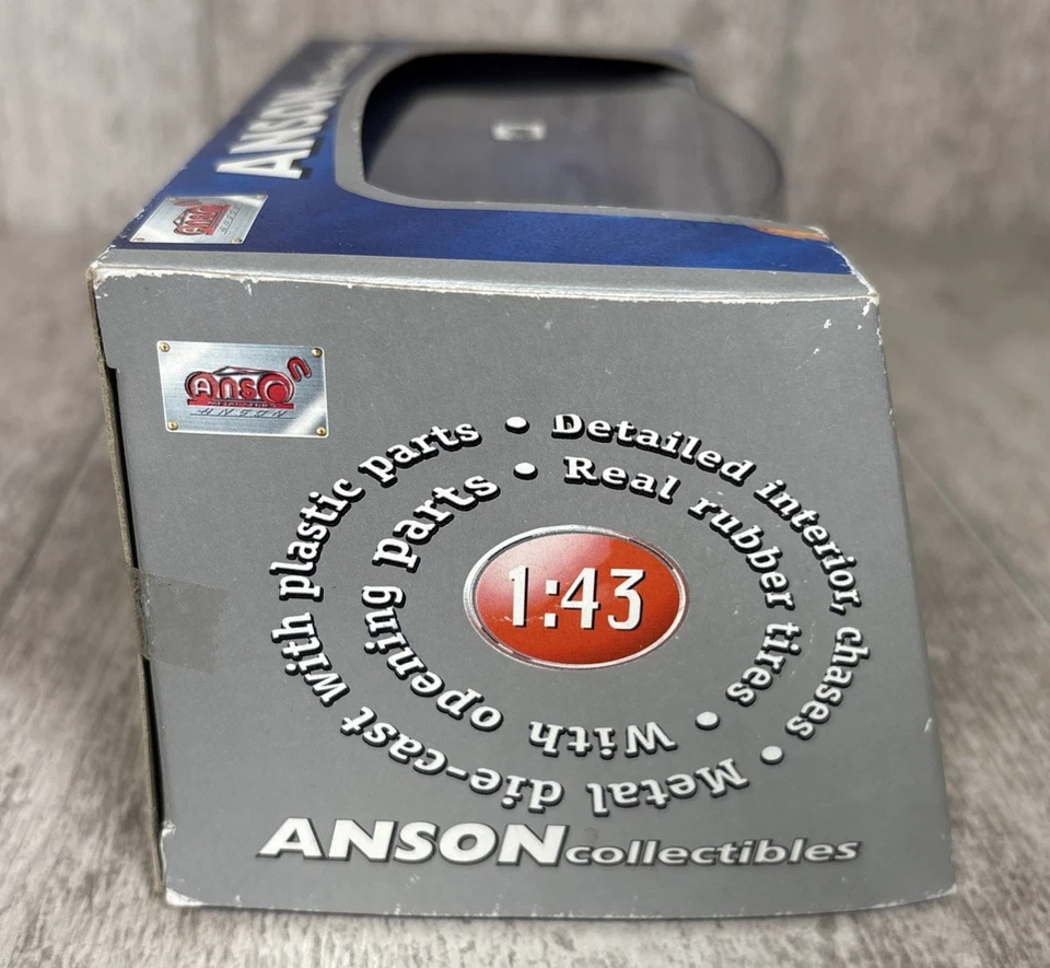 1/43 Anson Lincoln Navigator Diecast SUV Model Car Gold - Image 4 of 4