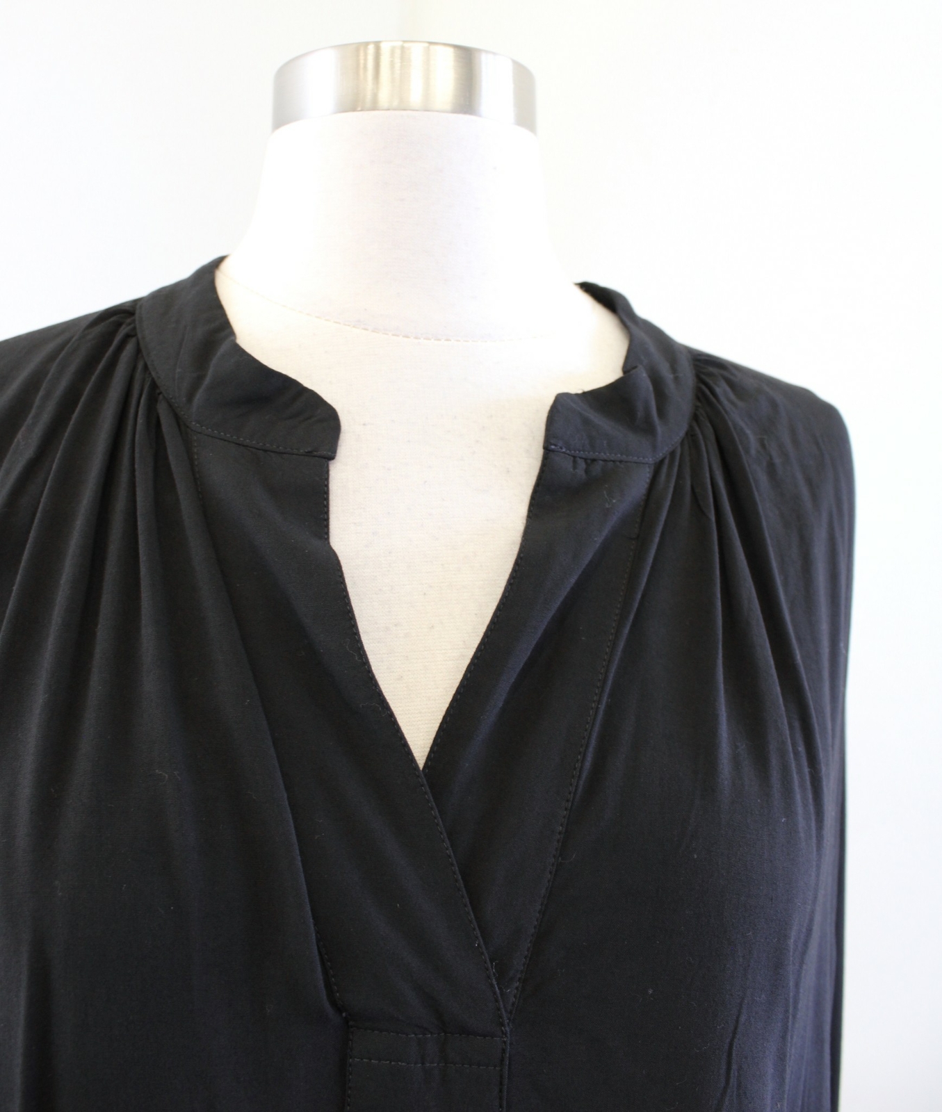 The Odells Anthropologie Solid Black Split Neck H… - image 3
