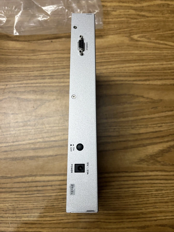 Hardware de firewall ZYXEL ATP200 Foto 4 de 4