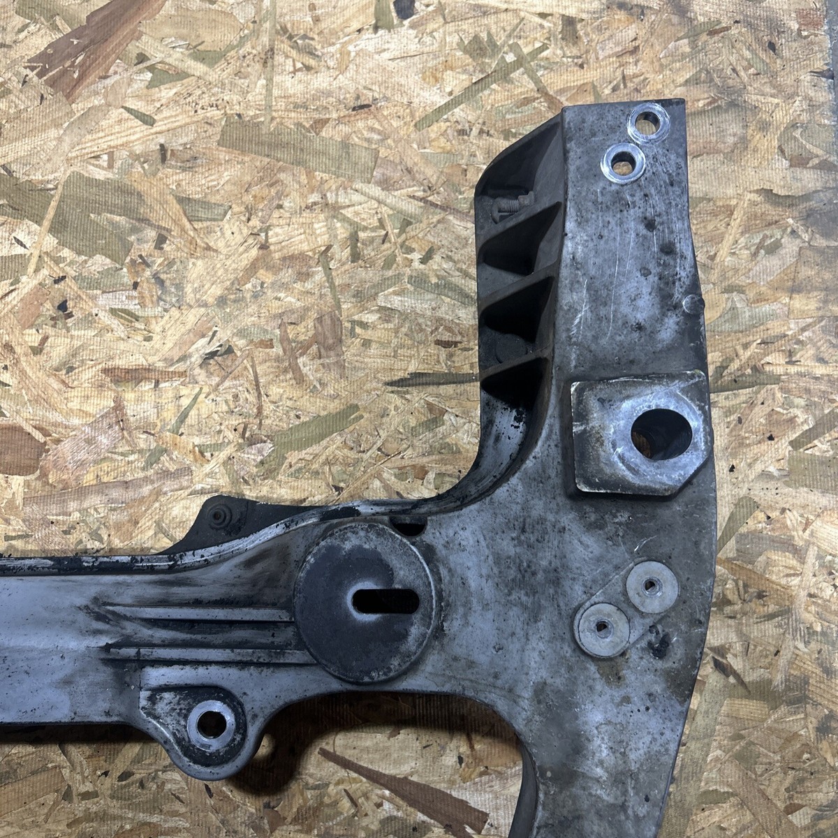 2008-2013 INFINITI G37 COUPE FRONT SUBFRAME SUSPENSION