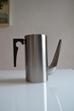 Cafetière cylinda par Arne Jacobsen pour Stelton en 1967 design scandinave