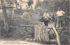 CPA 95 FORET DE MONTMORENCY / OUVRIERS FABRICANT DES CERCLES DE TONNEAUX