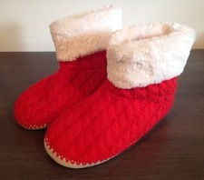 Gap Kids red cable knit sweater white fur furry boot bootie slippers girls 5 6