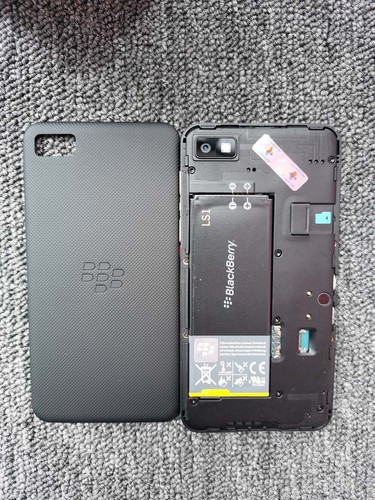 (Unlocked) BlackBerry Z10 4G Very good Smartphone 16GB OS 10 GSM (STL100-3) - Picture 11 of 16