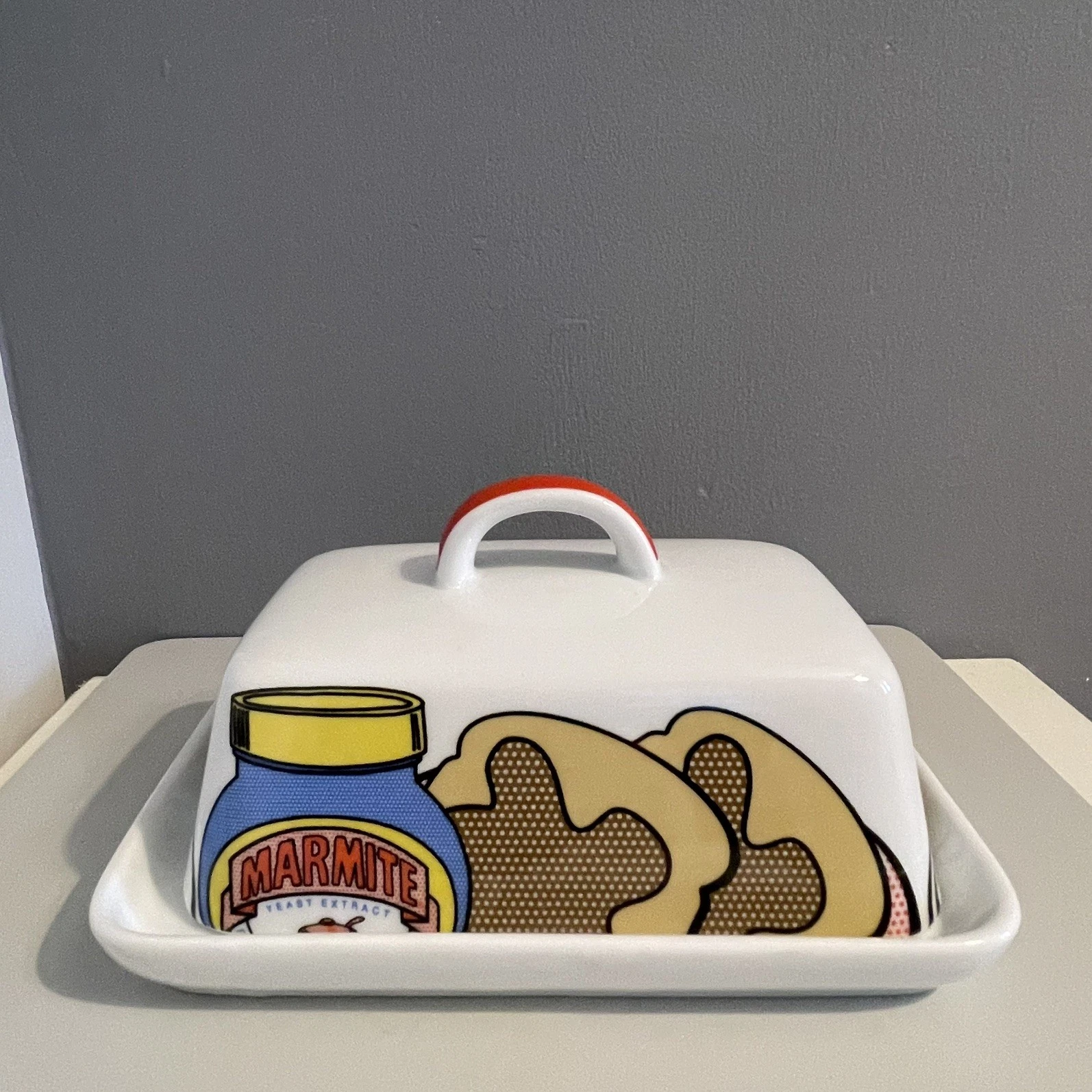 Marmite Butter Dish Royal College Pop Art Lid Handle Toast Ceramic Comic Retro
Opens in a new window