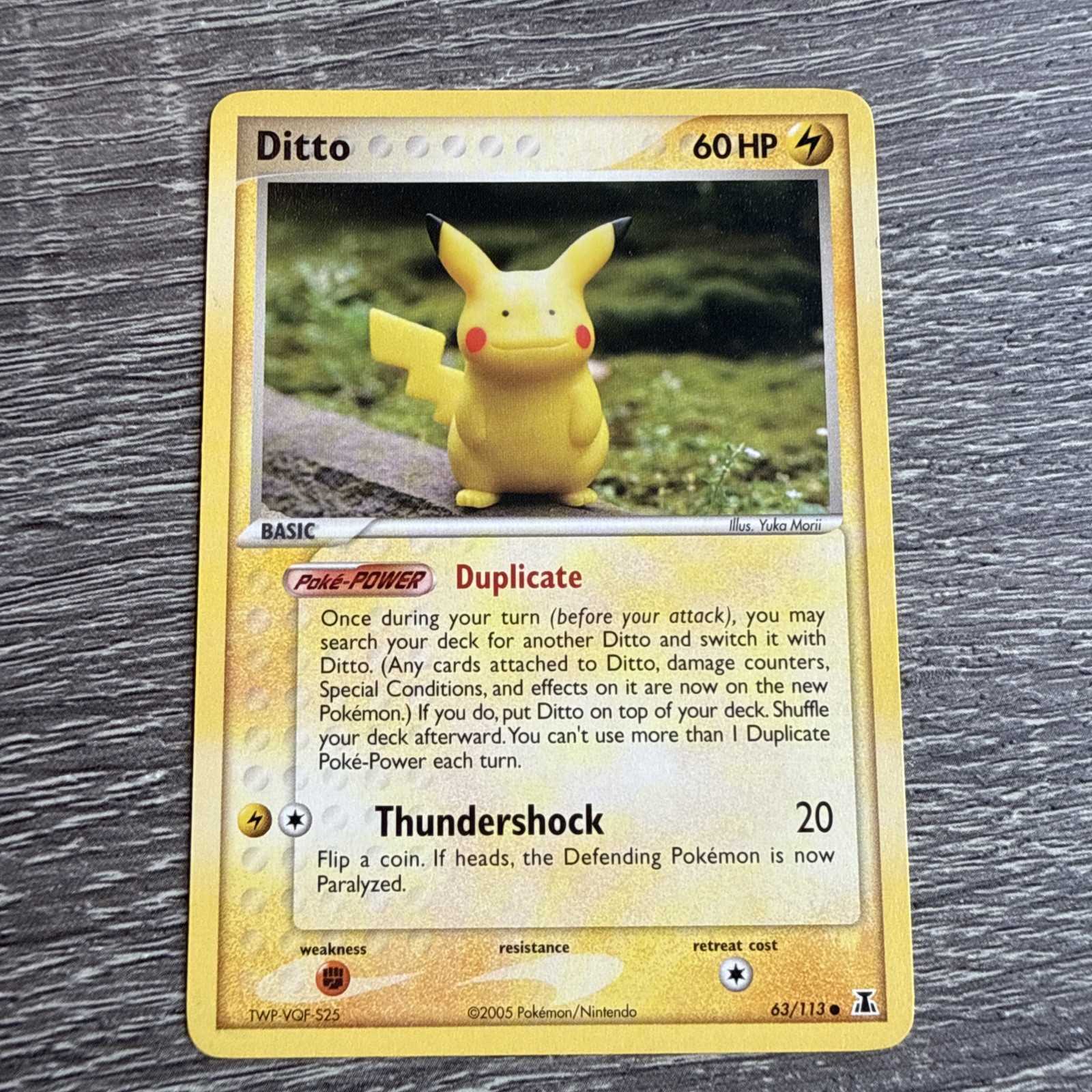 Ditto - 039/113 (Pikachu) - Delta Species (DS)- 2005- Rare- Near Mint- Vintage