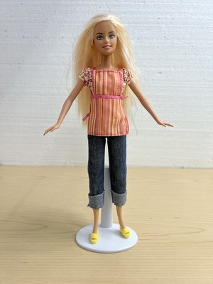 Barbie Mattel 2004 Play All Day Kitchen Gift Set Doll Toy w/ Outfit Used