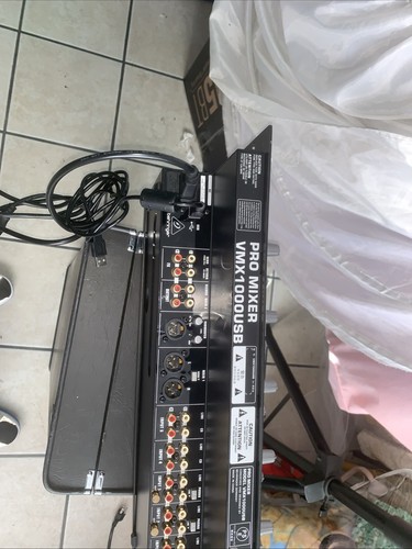 Behringer VMX 1000USB DJ Mixer - Picture 9 of 11