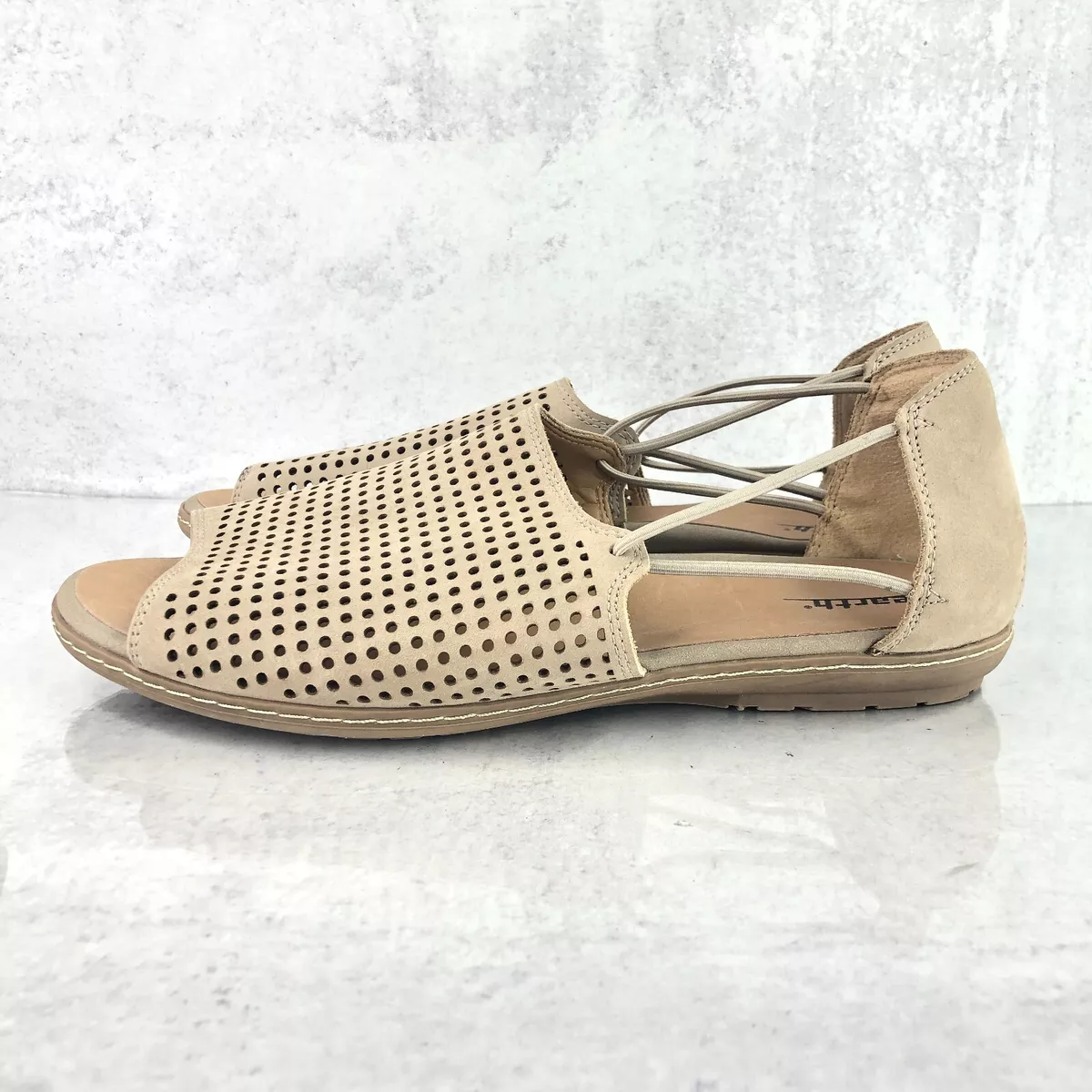 Earth Shelly Women 9.5D Sandals Flats Beige
