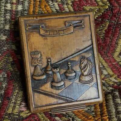 Chess Board Game Gambit Art Snuff Cigarette Walnut Wood Antique Black Forest Box