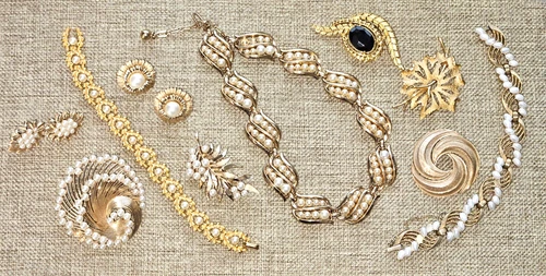 Vintage Crown Trifari Jewelry Lot Goldtone Brooches Earrings Necklace Bracelets