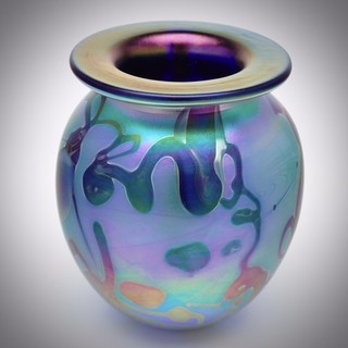 Vintage Art Glass Robert Eickholt Vase Iridescent Studio Blue Swirl Signed 1991