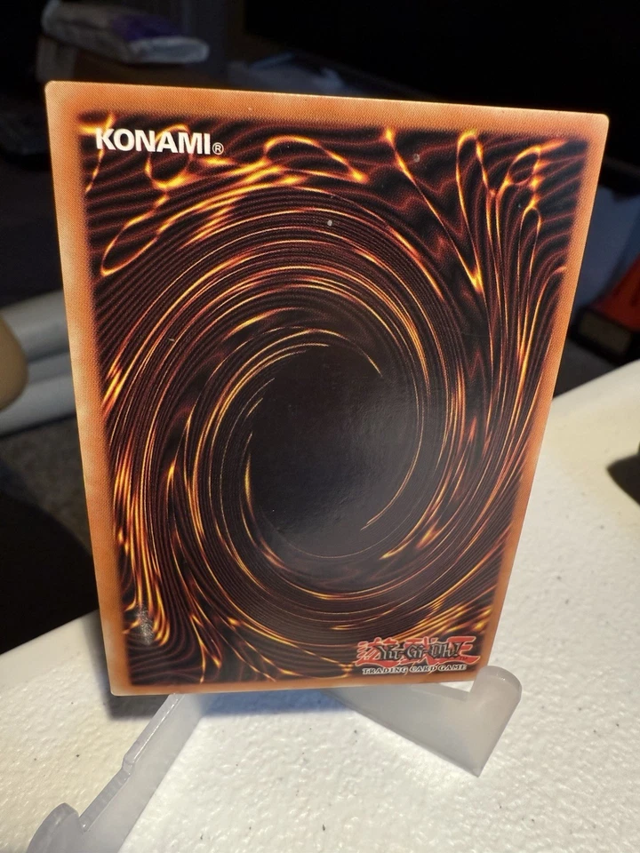 Yu-Gi-Oh Dark Hole LOB-052 Super Rare 1st Edition Spanish - Image 2 of 4