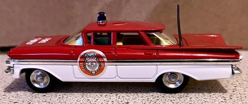 Corgi Toys Model Club 482 - Chevrolet "Fire Chief" - 2023 Reissue. - Picture 9 of 10