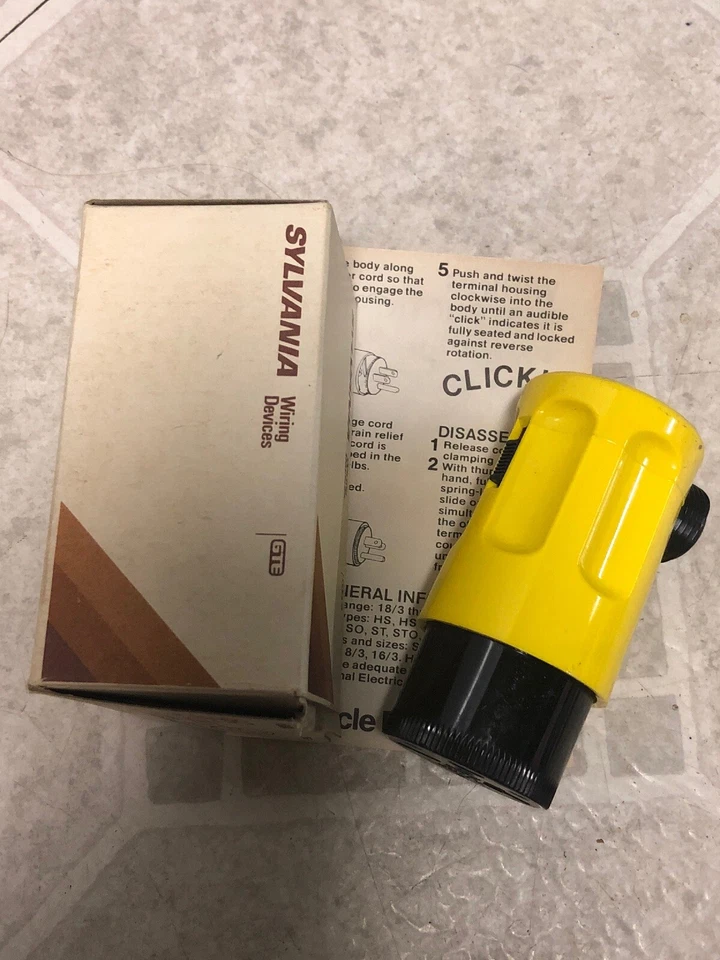 Conector de puesta a tierra sin bloqueo Sylvania 5469-C 2P 3W 20A 250V Foto 4 de 4