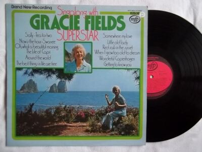 GRACIE FIELDS Singalong With Gracie Fields Superstar vinyl LP [Vinyl] Gracie Fie