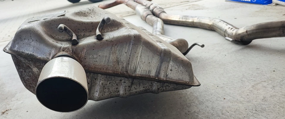 Original Komplett Auspuff Camaro V8 Gen 5 BJ 2013 - Bild 2 von 4