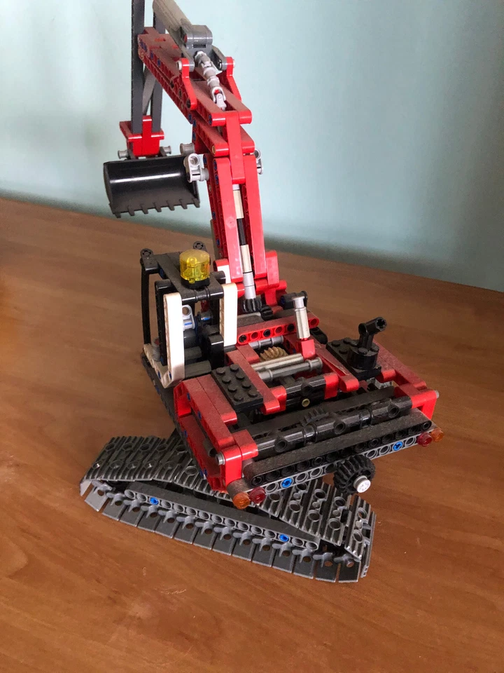 LEGO Technic 8294 Excavator, foto 2 di 5
